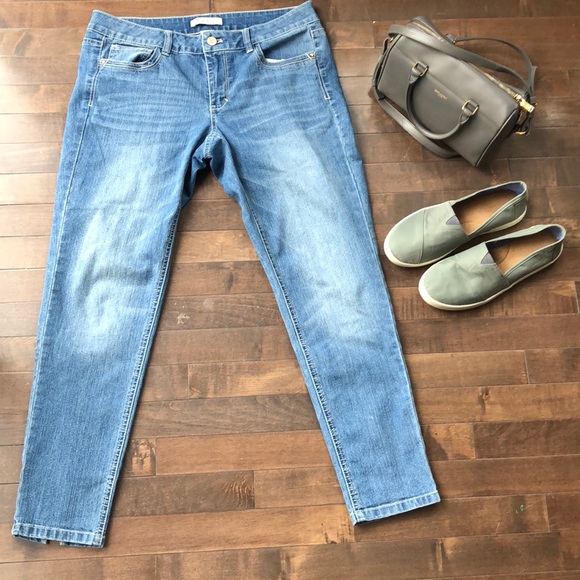 WHBM Light Wash Skinny Ankle Zip Jeans Size 8 - Picture 2 of 14
